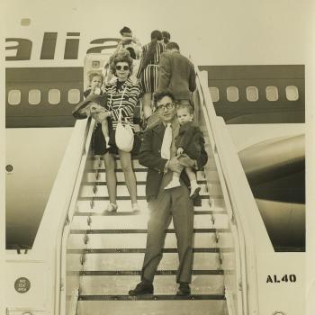 Dr. Ed Best with his wife, Jenny, and children before they board the plane for the first UGA in Rome Study Abroad in 1970. 